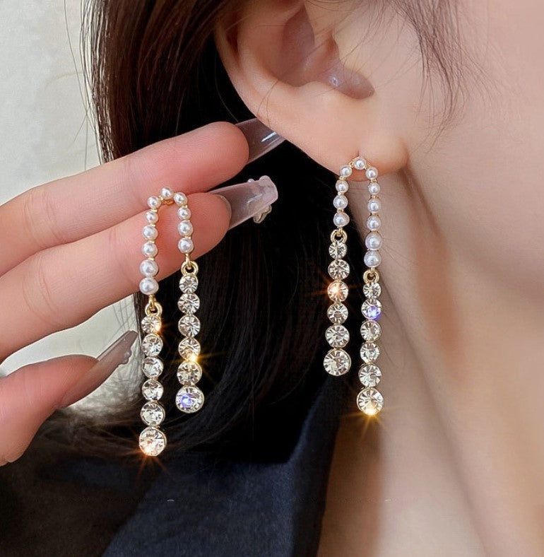 Thread diamond earrings