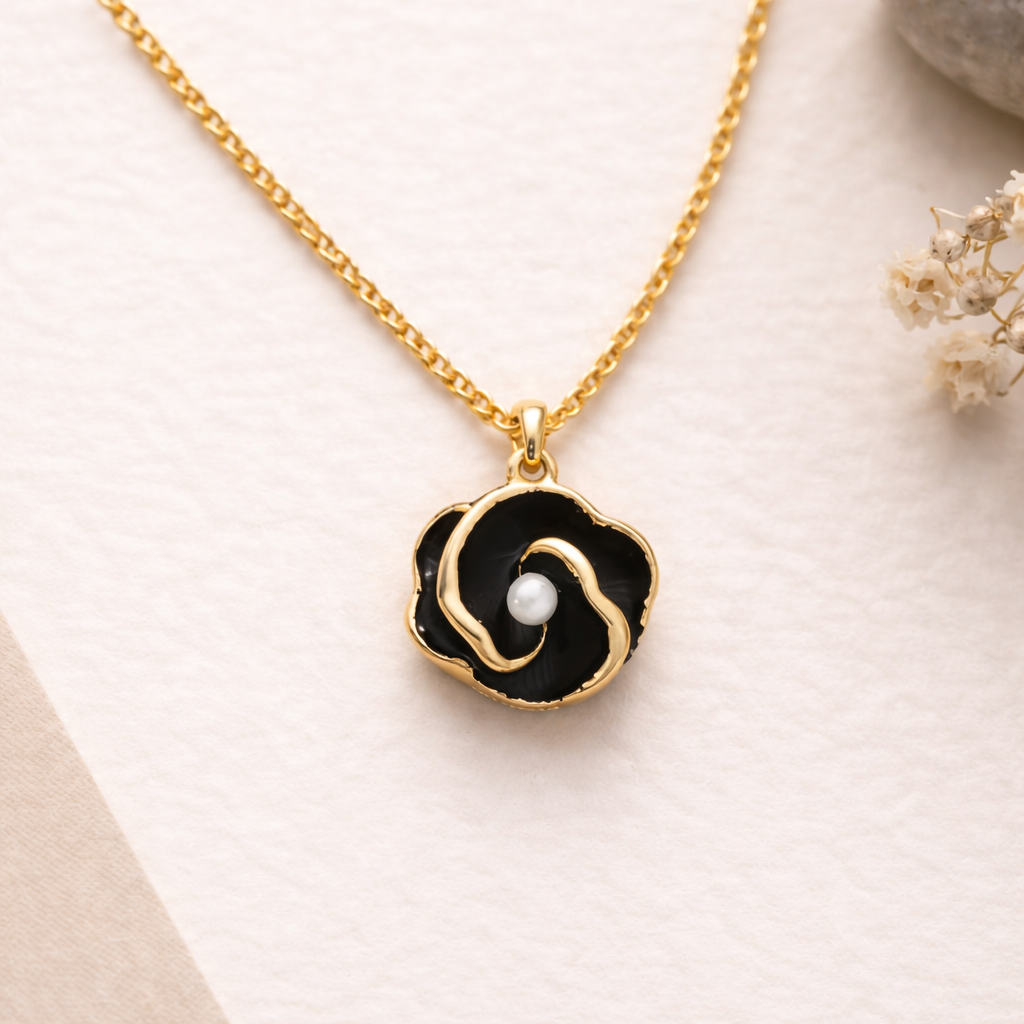 18k Gold Plated Noir Muse Necklace