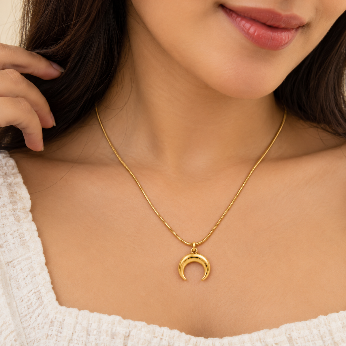 18K Gold Plated Crescent Moon Pendant Necklace