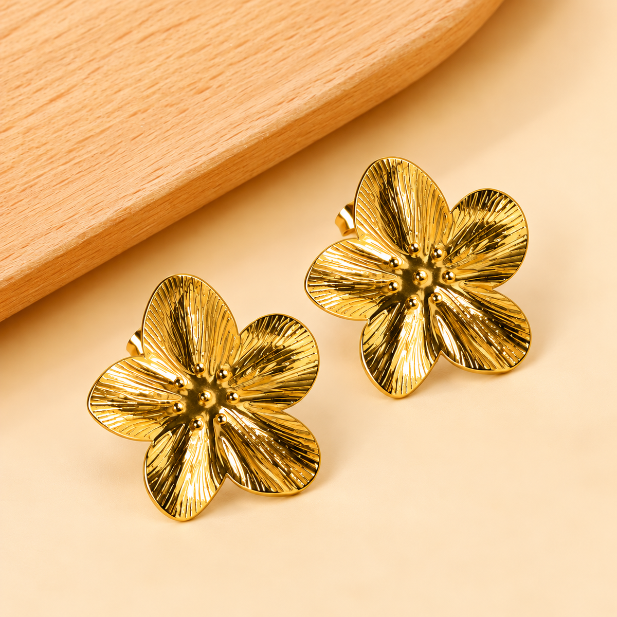 Stainless Steel Waterproof Flower Classic Vintage Earring