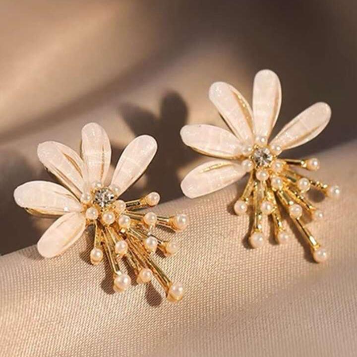 Flowery Glow Golden Earring