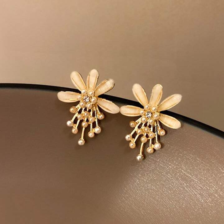 Flowery Glow Golden Earring