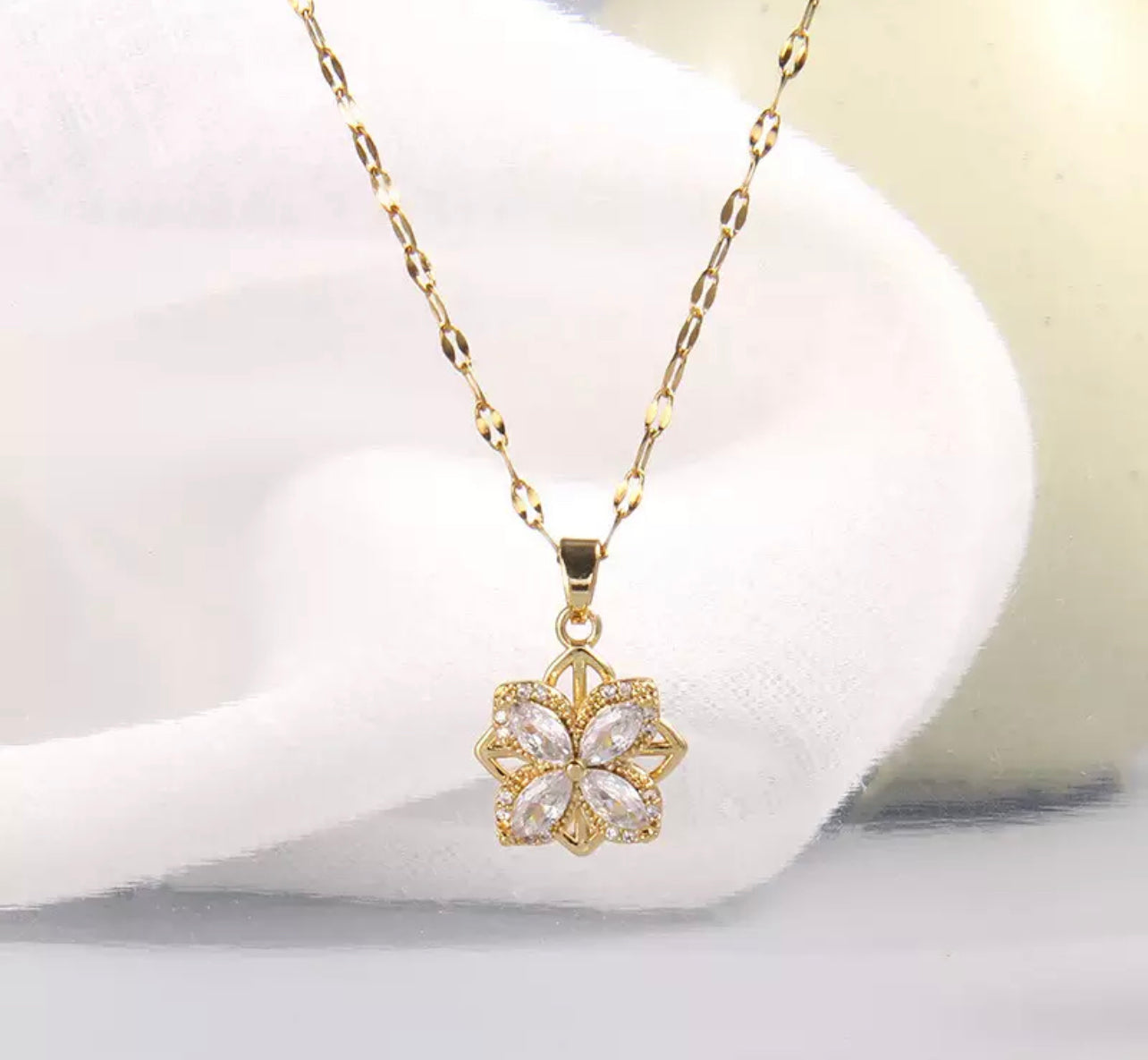 Anti Tarnish Rotating Flower Necklace