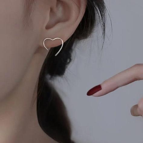 Silver Heart Stud Earring