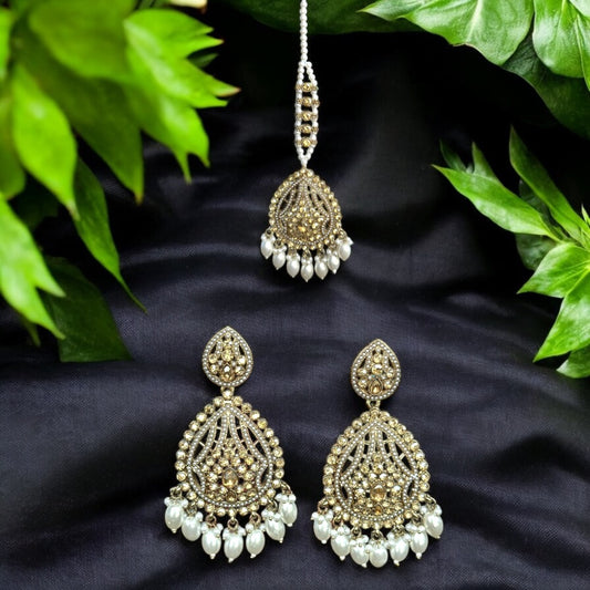 Golden Kundan Studded Earrings with Mang Tikka