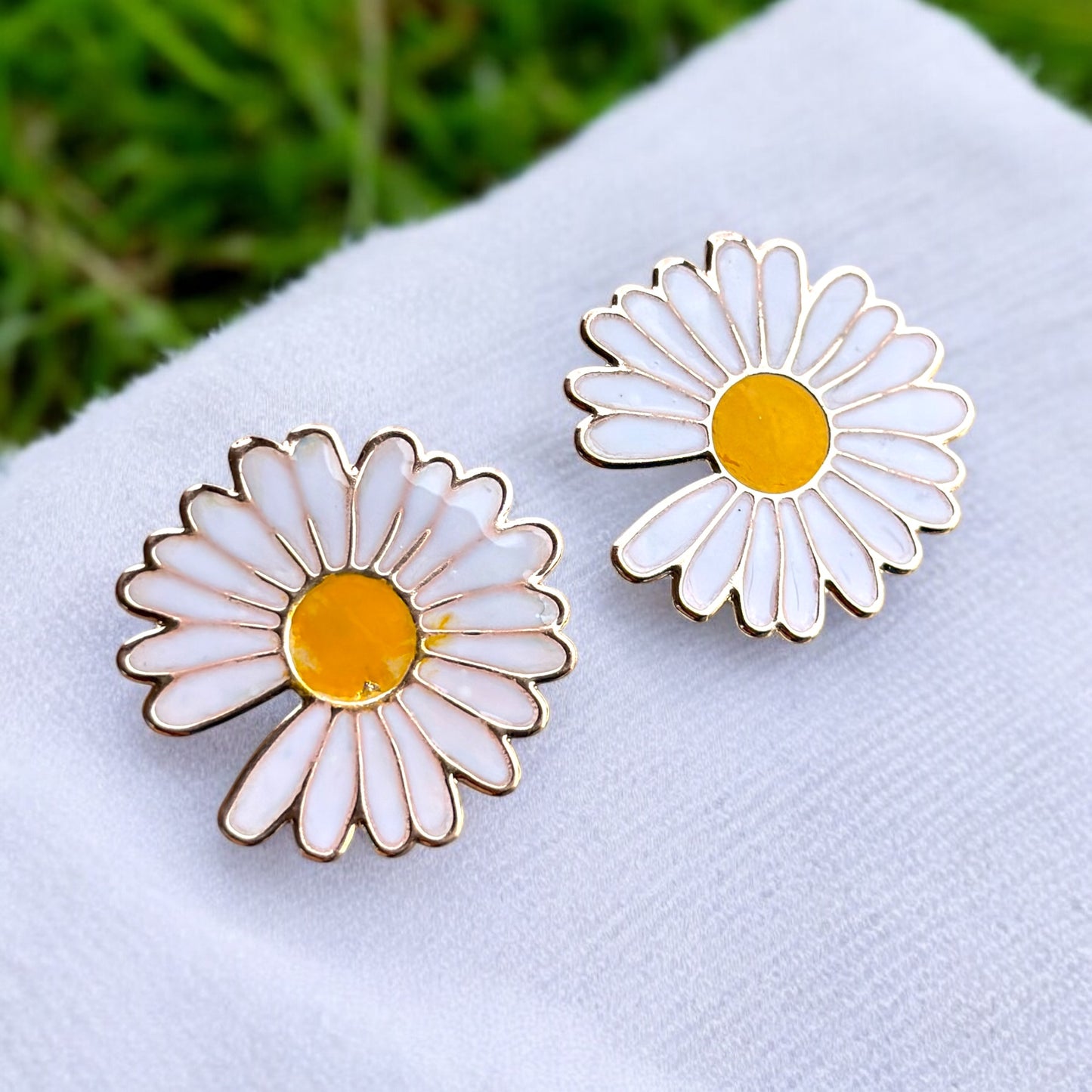 Daisy Flower Charm Hoop Earrings