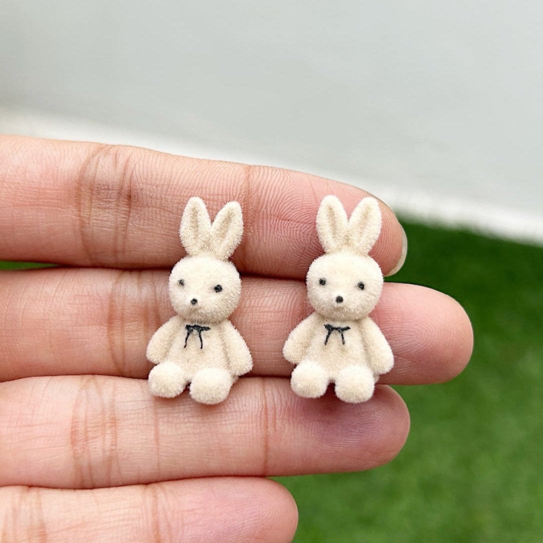 Biege Bunny Earring