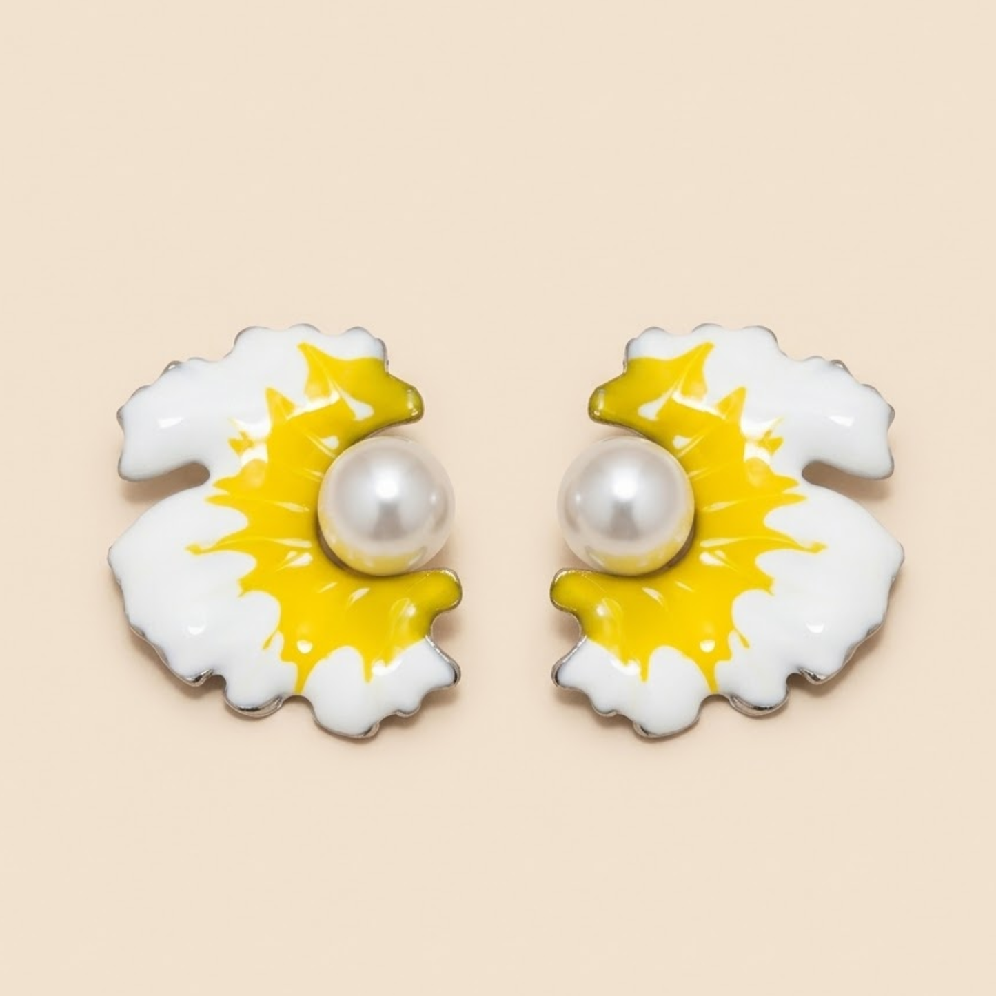 White Petal Sunshine Studs Earring