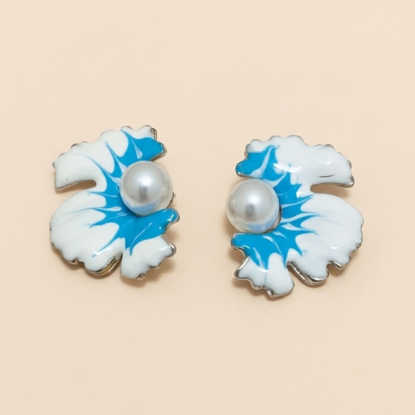 White Petal Sunshine Studs Earring