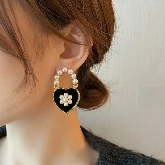 Black Velvet Hearts – Pearl Cluster Drop Earrings