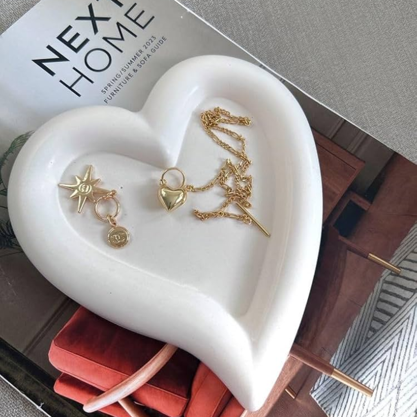 Minimalist White Heart Jewelry Organizer Tray