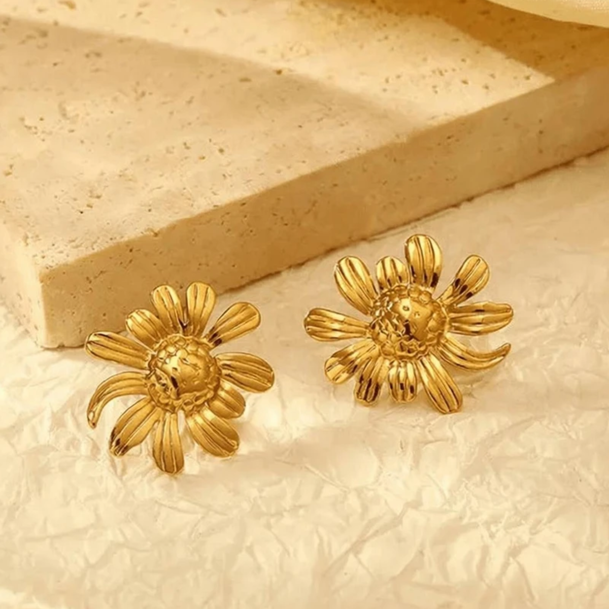 18k Gold Plated Pretty Flower Anti Tarnish Earring