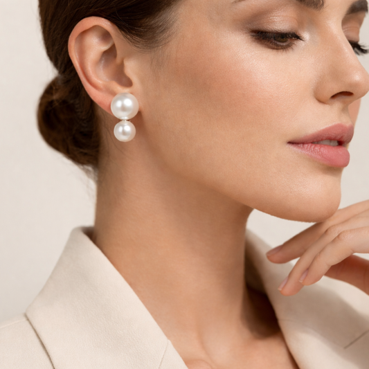 Opulent Arc Pearl Stud Earring