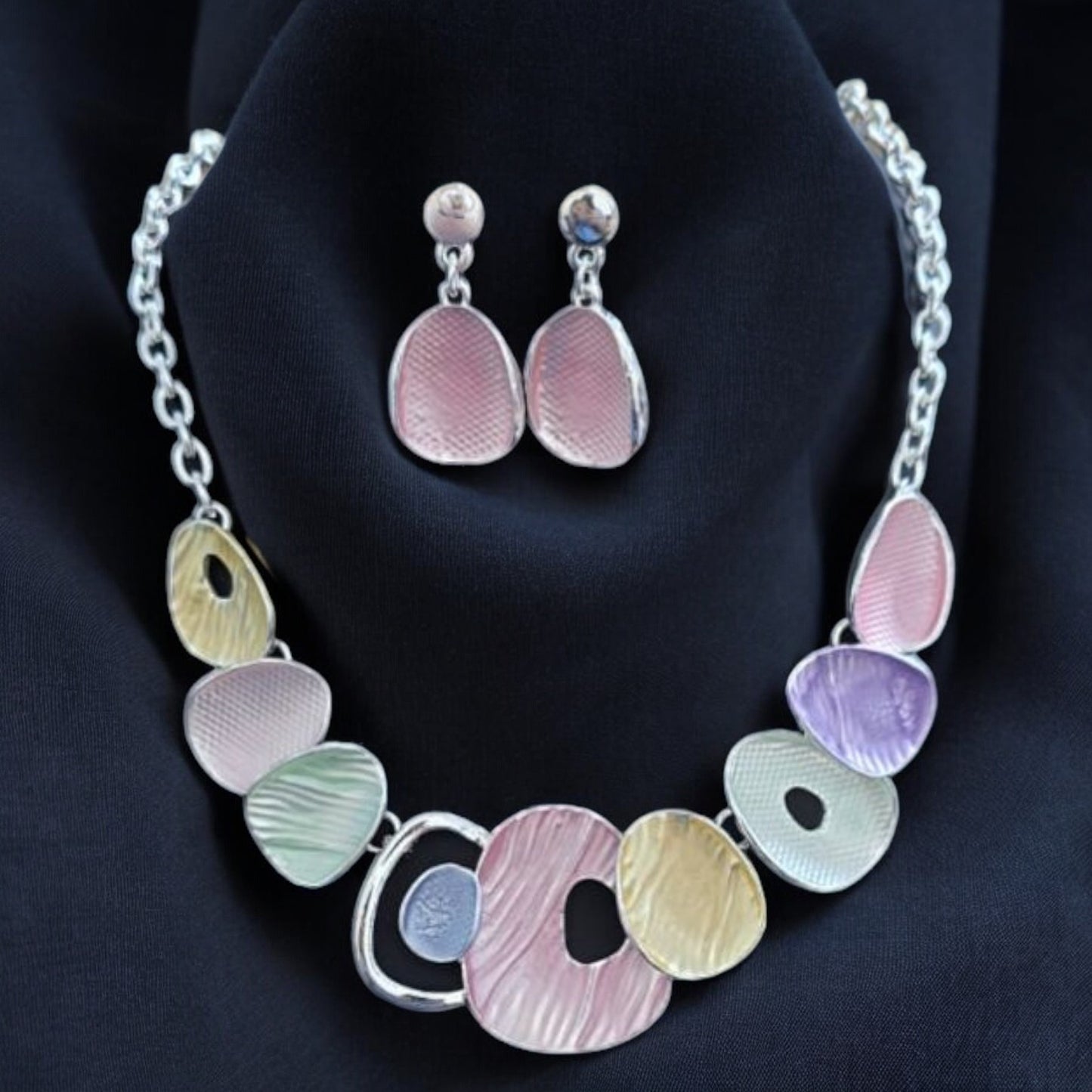 Multicolour Western Metallic Necklace with Earring