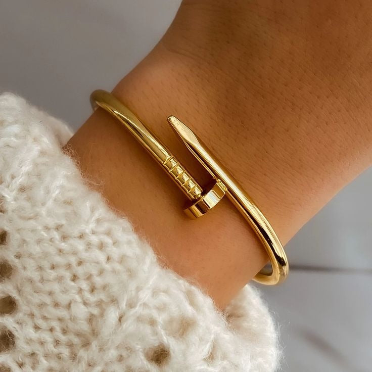 Anushka Sharma's Fav Anti Tarnish Bracelet