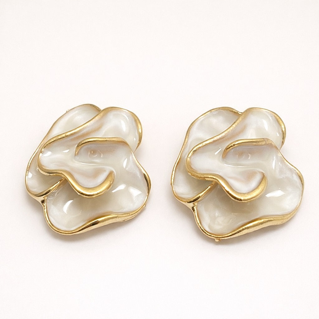 Blush Aura Flower Earrings