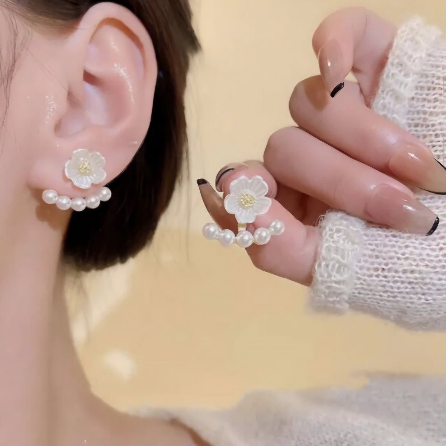 White Pearl  Flower Stud Earrings