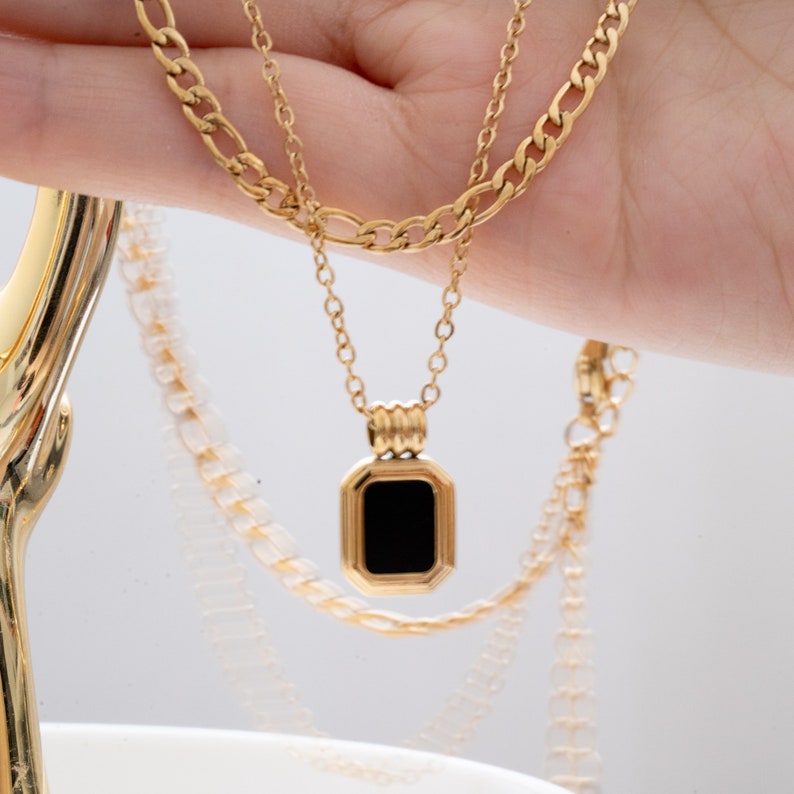 Gold Double Layered Black Square Pendant Necklace