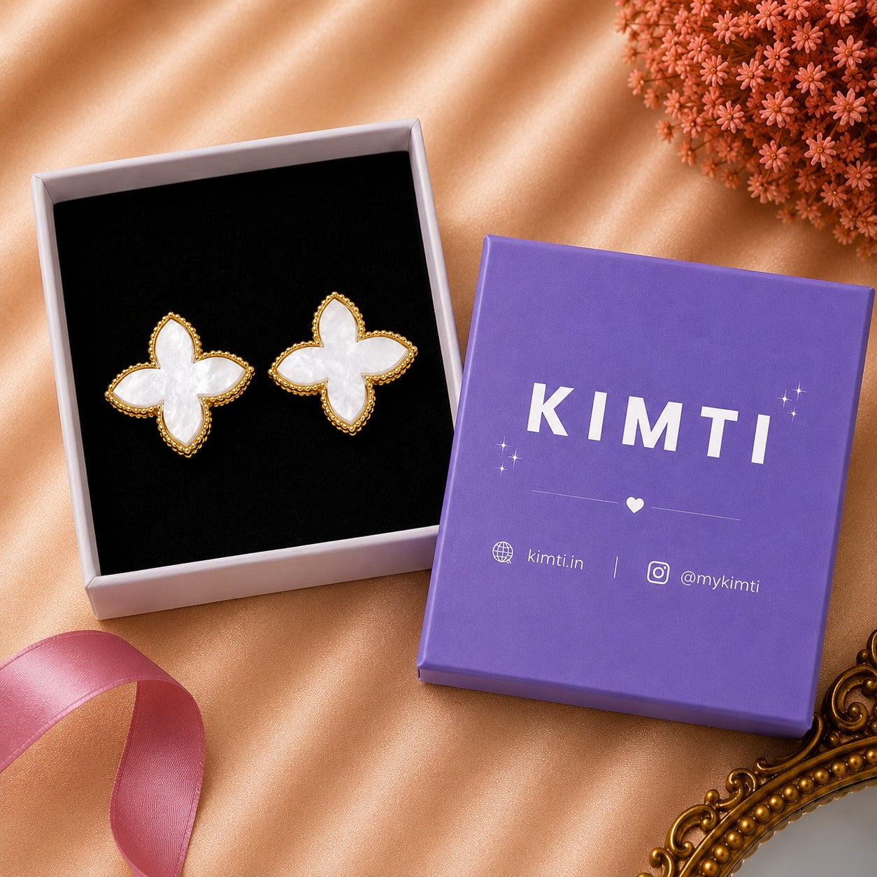 Royal Noir Clover Earrings