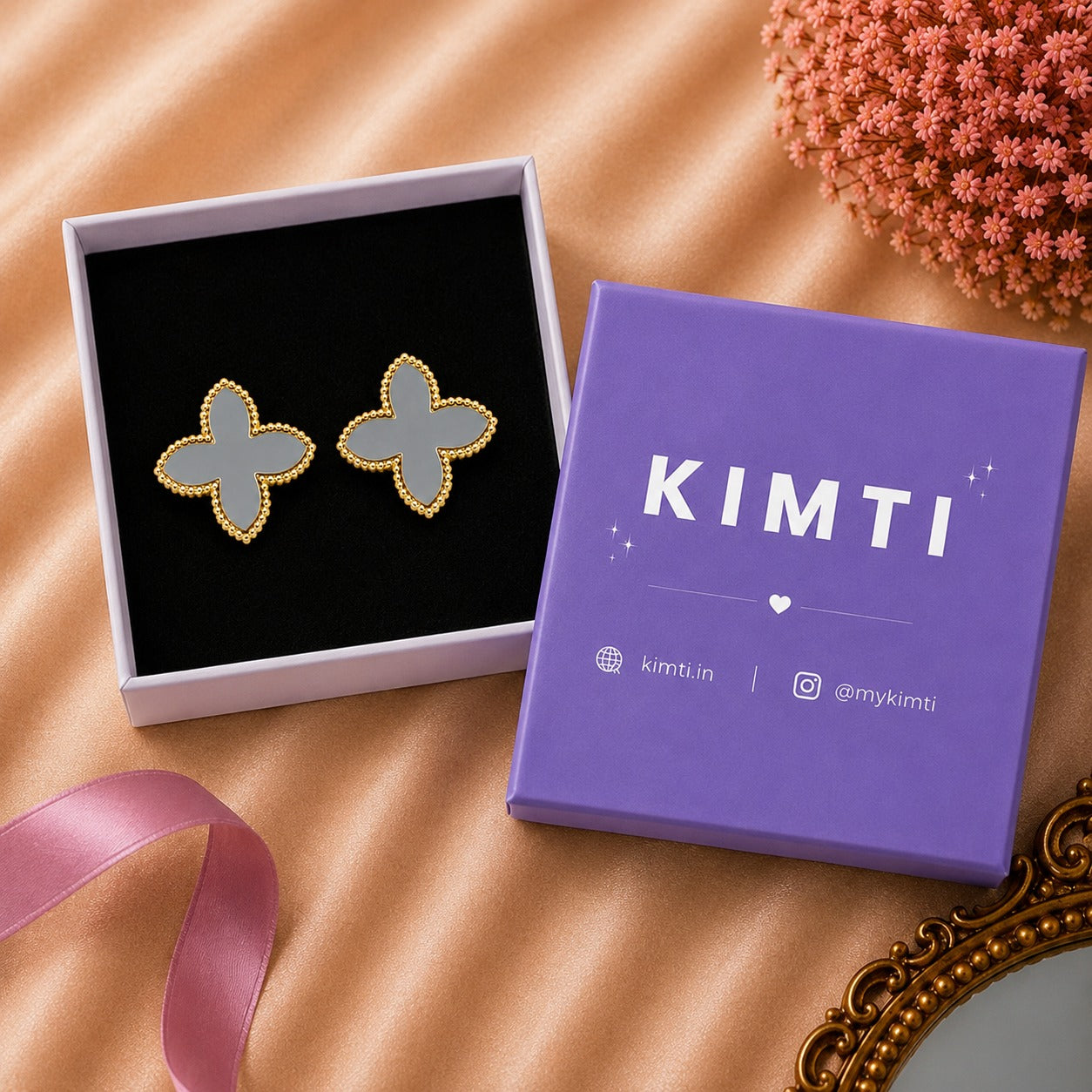 Royal Noir Clover Earrings