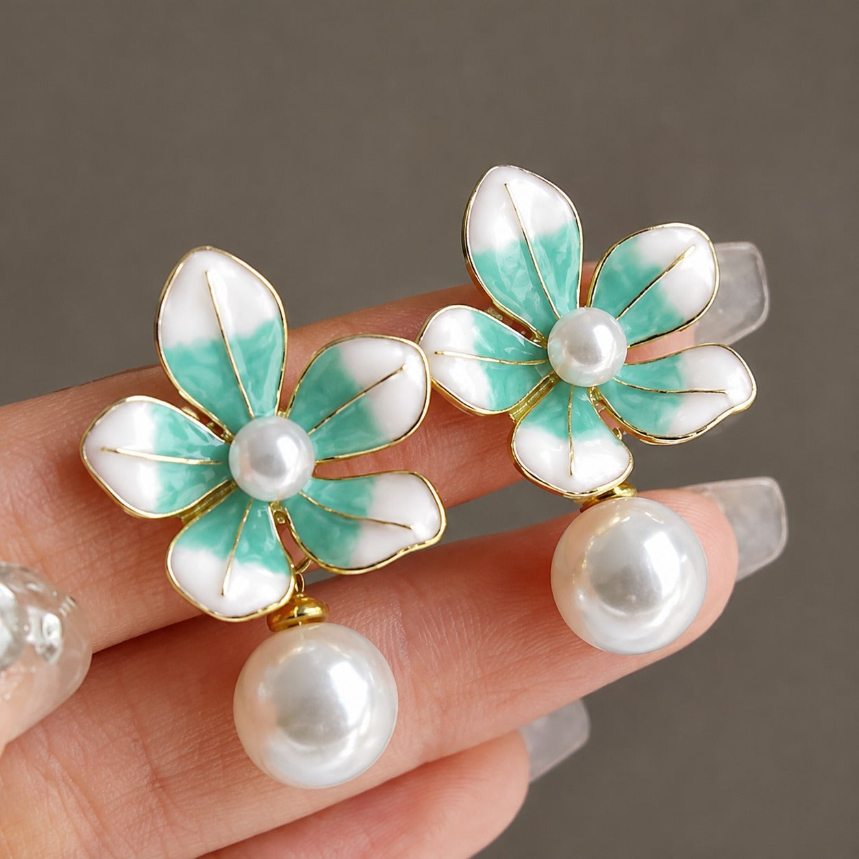 Daisy Pearl Drop Earrings
