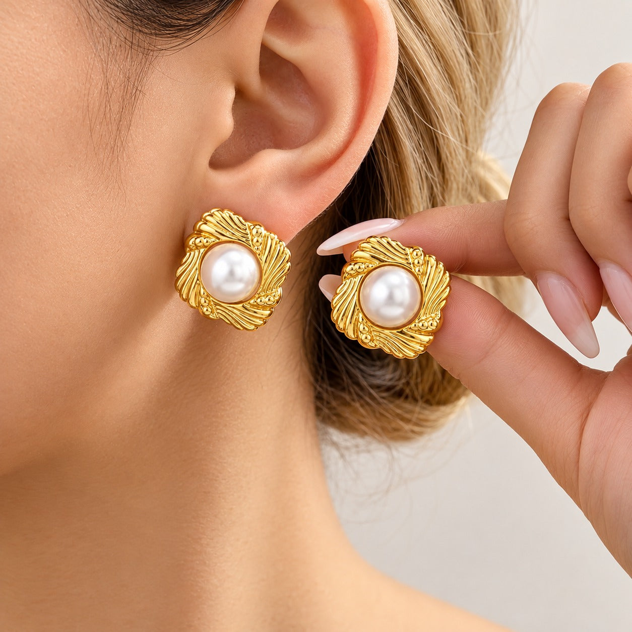 Stainless Steel Texture Square Chunky Pearl Stud Earrings