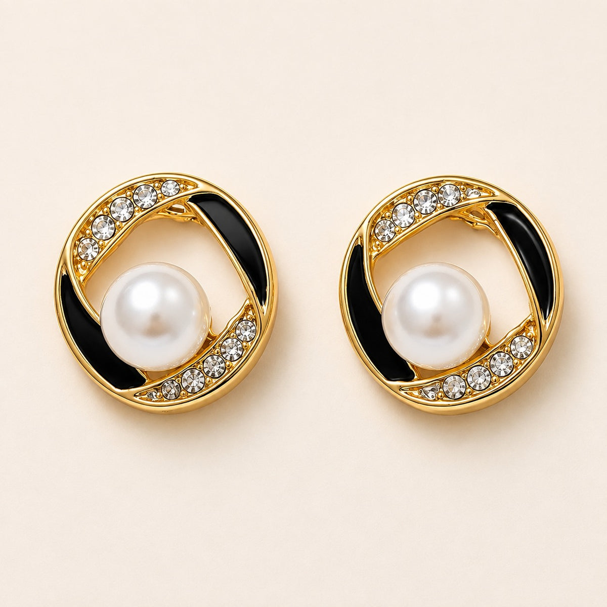 Pearl Heart Black Square Earring