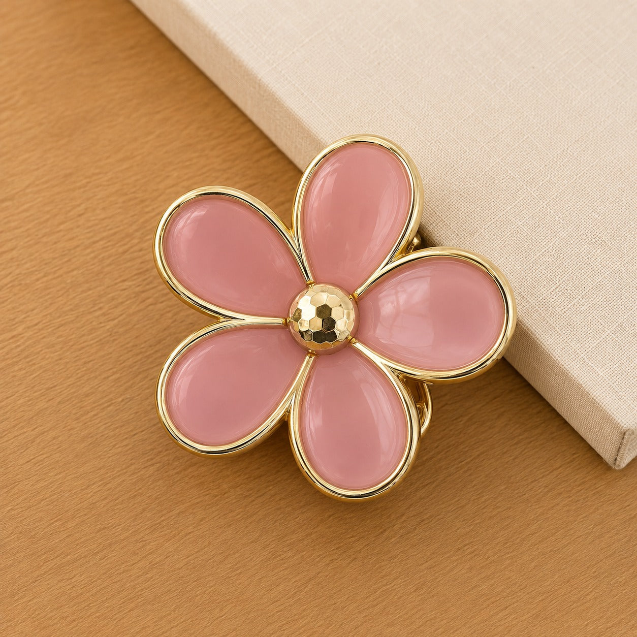 Crystal Daisy Hair Clutcher