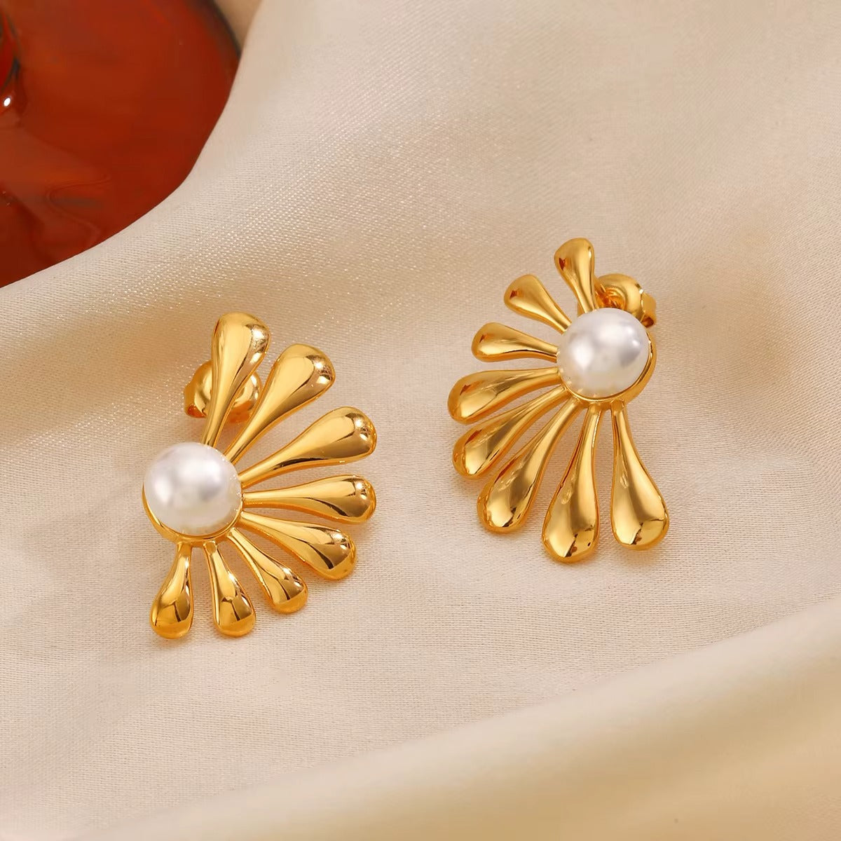 18K Gold Plated Trendy Flower Pearl Designer