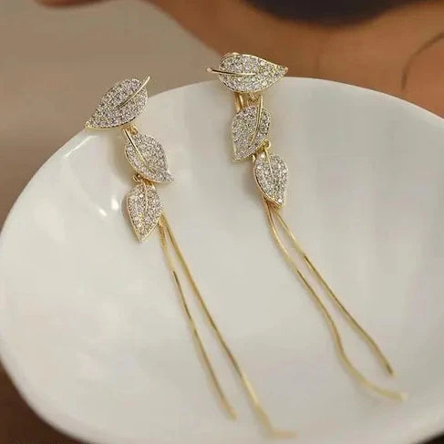 Chic Corporate Manager Earring